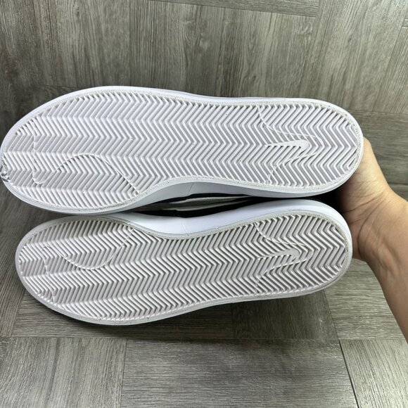 Nike Vulc SB Men's size 10.5 Black White Suede Shoes CD5010-003 - Picture 7 of 8